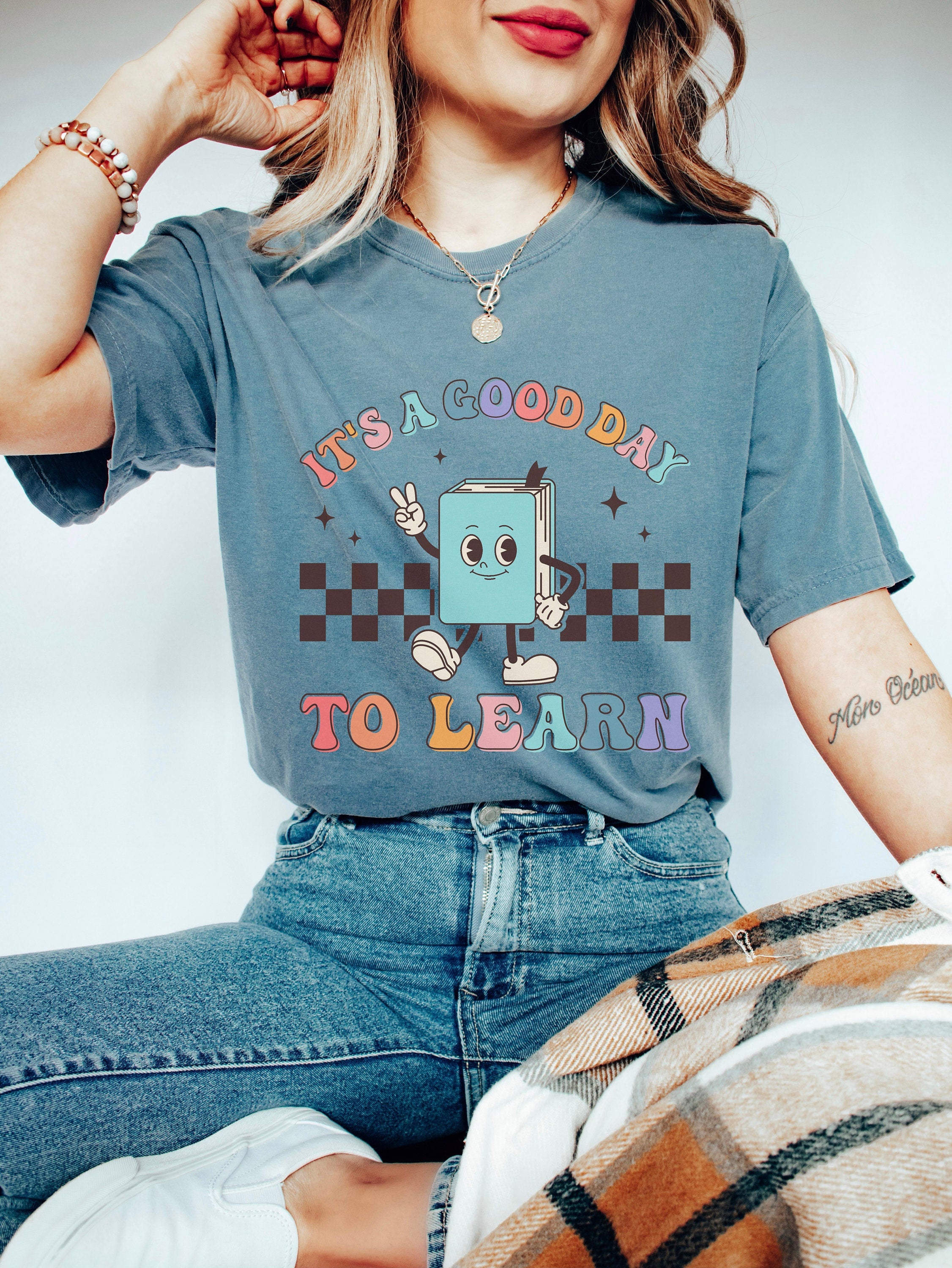 Good Day Learn Teacher Back School Retro Kindergarten Teacher Tee First Day Learning Teacher Appreciation (3)