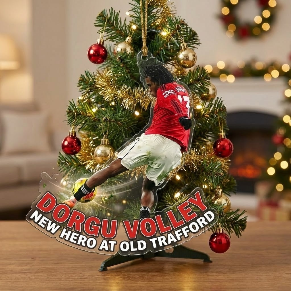 Patrick Dorgu Volley Manchester United Ornament – Custom 2.5D Acrylic Decoration