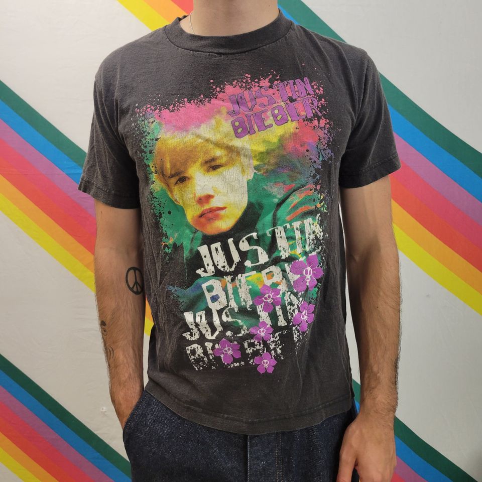 vtg y2k JUSTIN BIEBER tshirt / vintage 2010 jb my world tour shirt belieber gift cute band tee pop music
