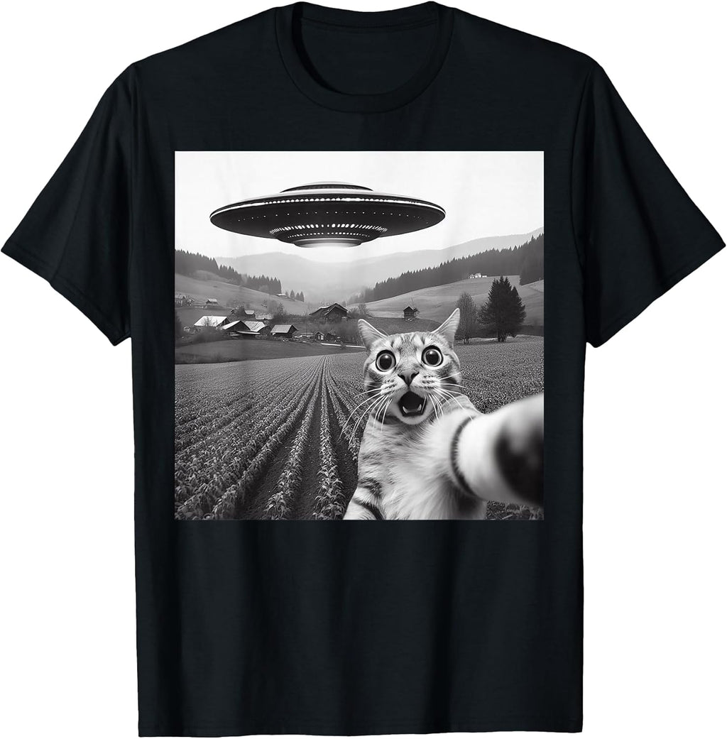 Cat Selfie with Alien UFO Funny Cat Gifts for Men Women Kid T-Shirt