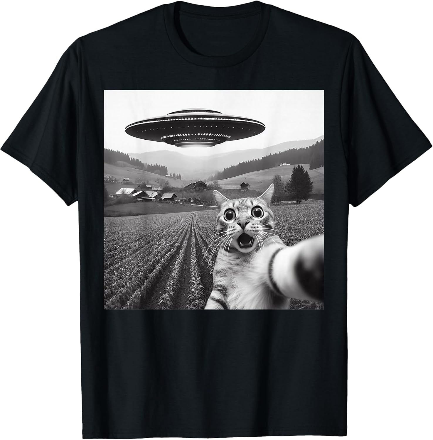Cat Selfie with Alien UFO Funny Cat Gifts for Men Women Kid T-Shirt