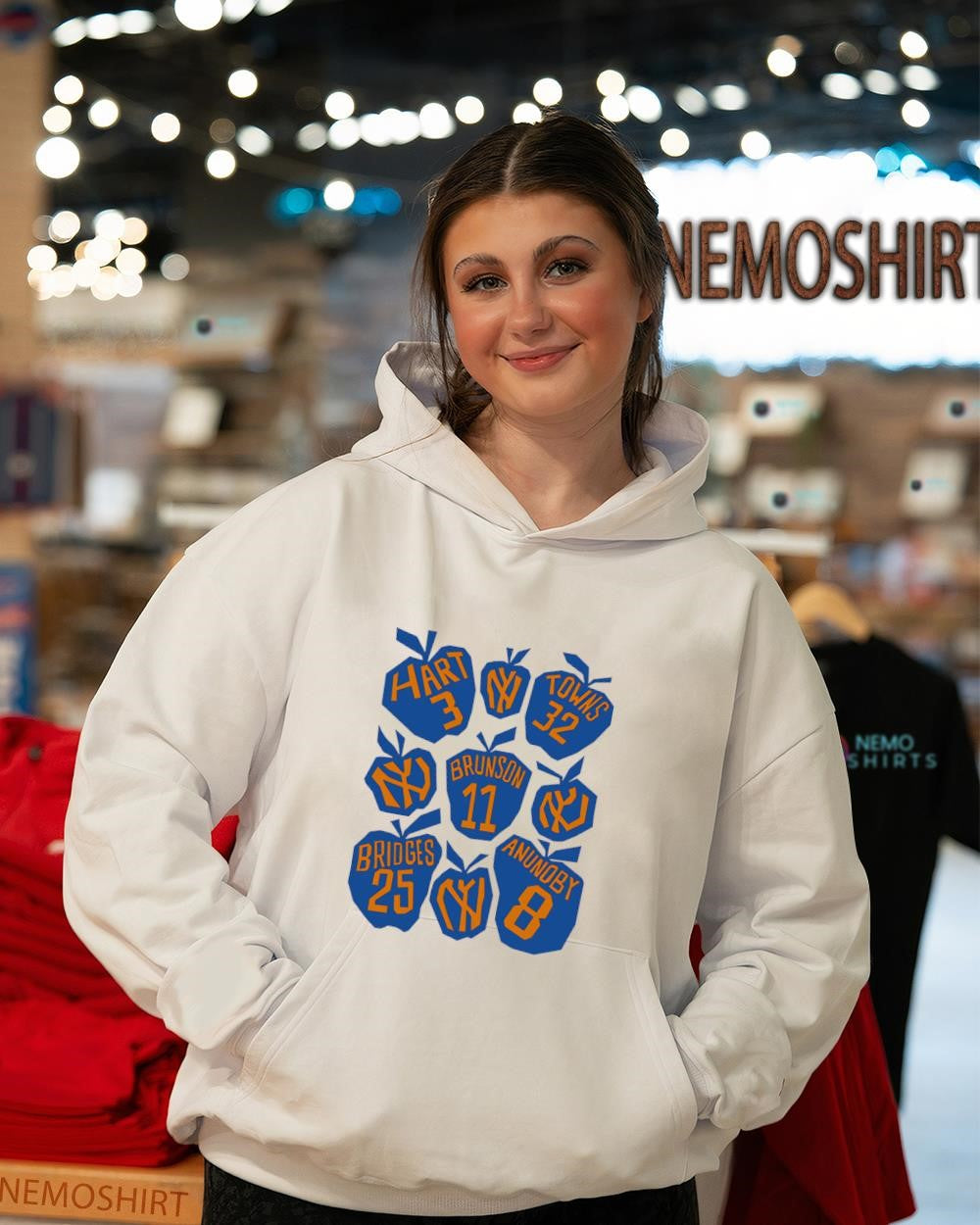 Knicks apples with Hart 3 Towns 32 Brunson 11 Bridges 25 Anunoby 8 shirt