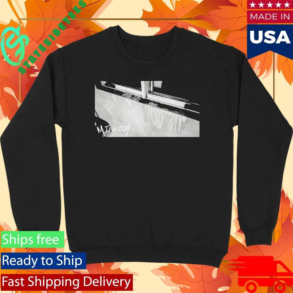Mintzy Wall Shirt