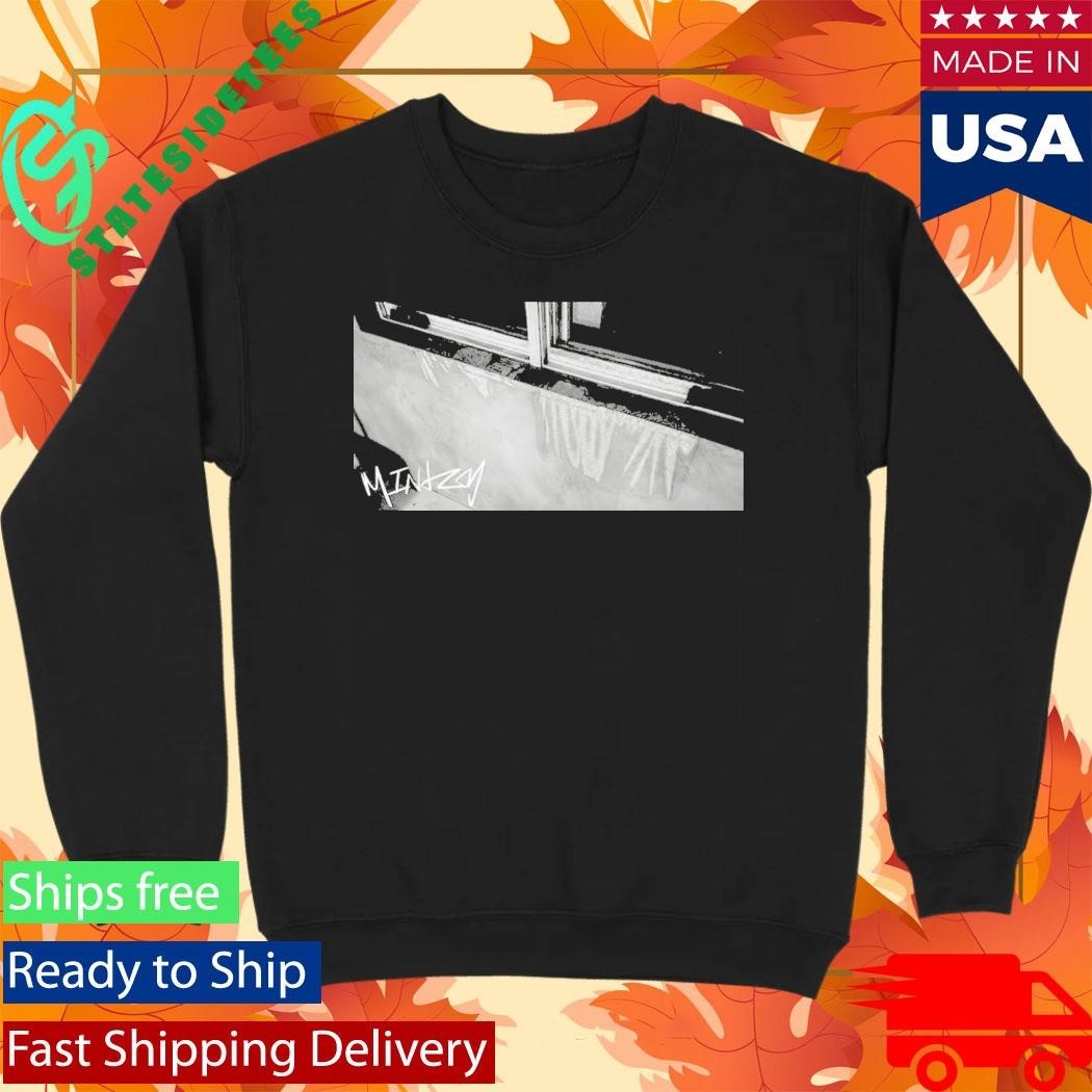 Mintzy Wall Shirt