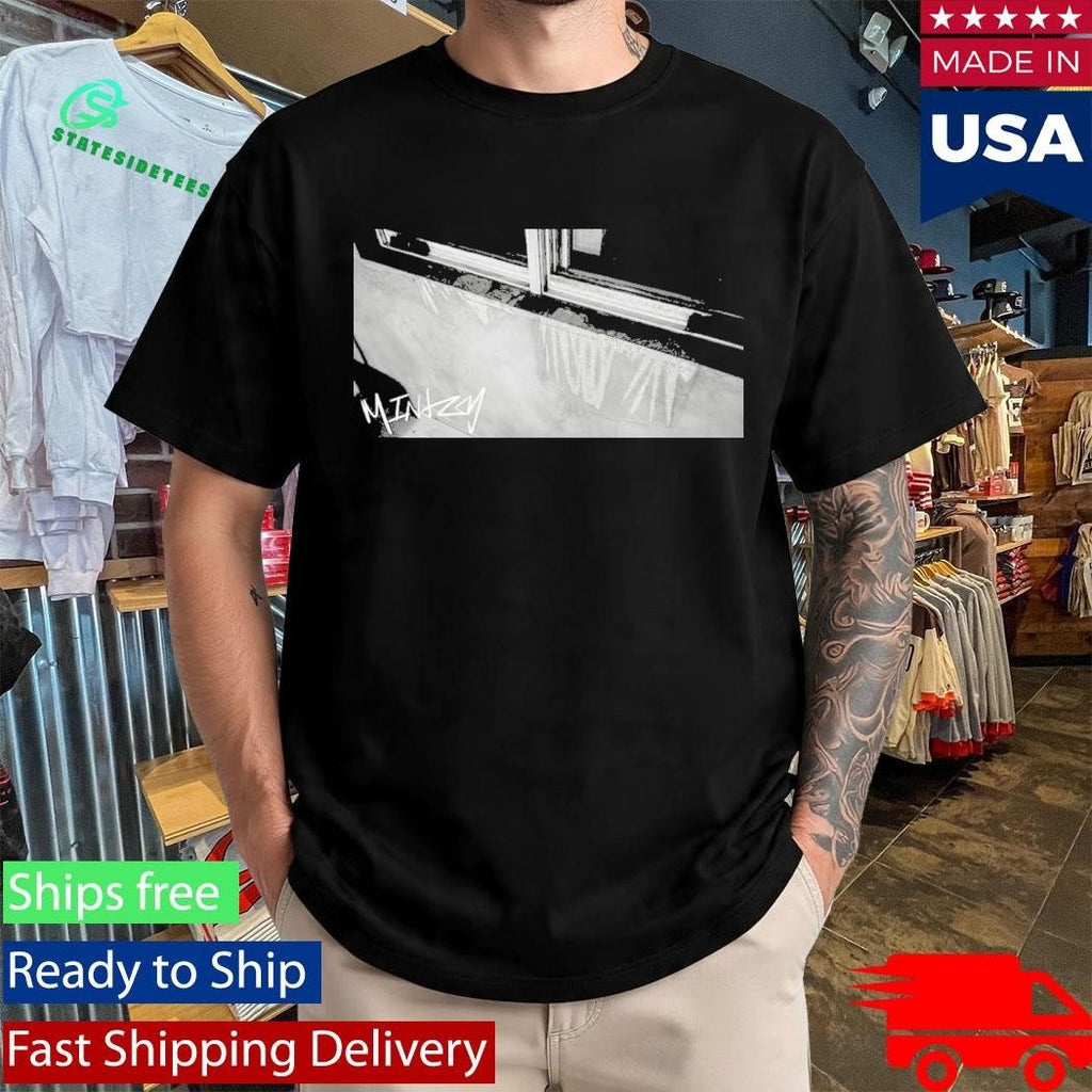 Mintzy Wall Shirt