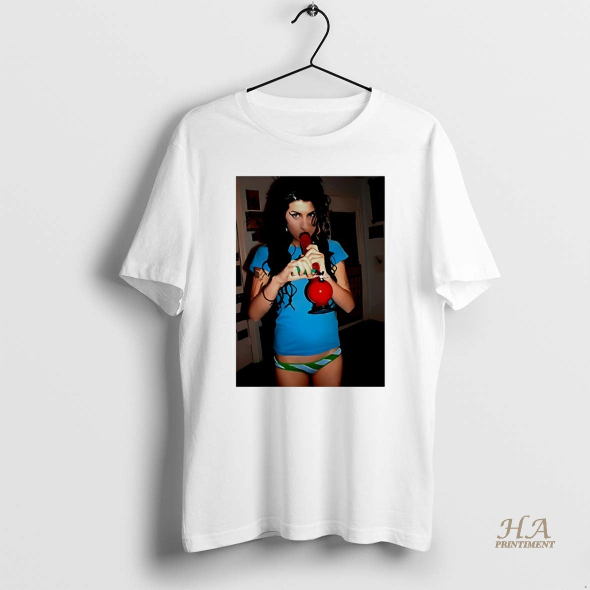 Official Amy Winehouse Smoking Bong Circle Shirt Hoodie Sweatshirt | PurePodTees.com