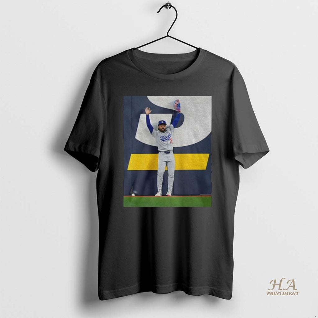 Official Andy Pages Catch Los Angeles Dodgers World Series Game 7 Saving Photo Shirt Hoodie Sweatshirt | PurePodTees.com