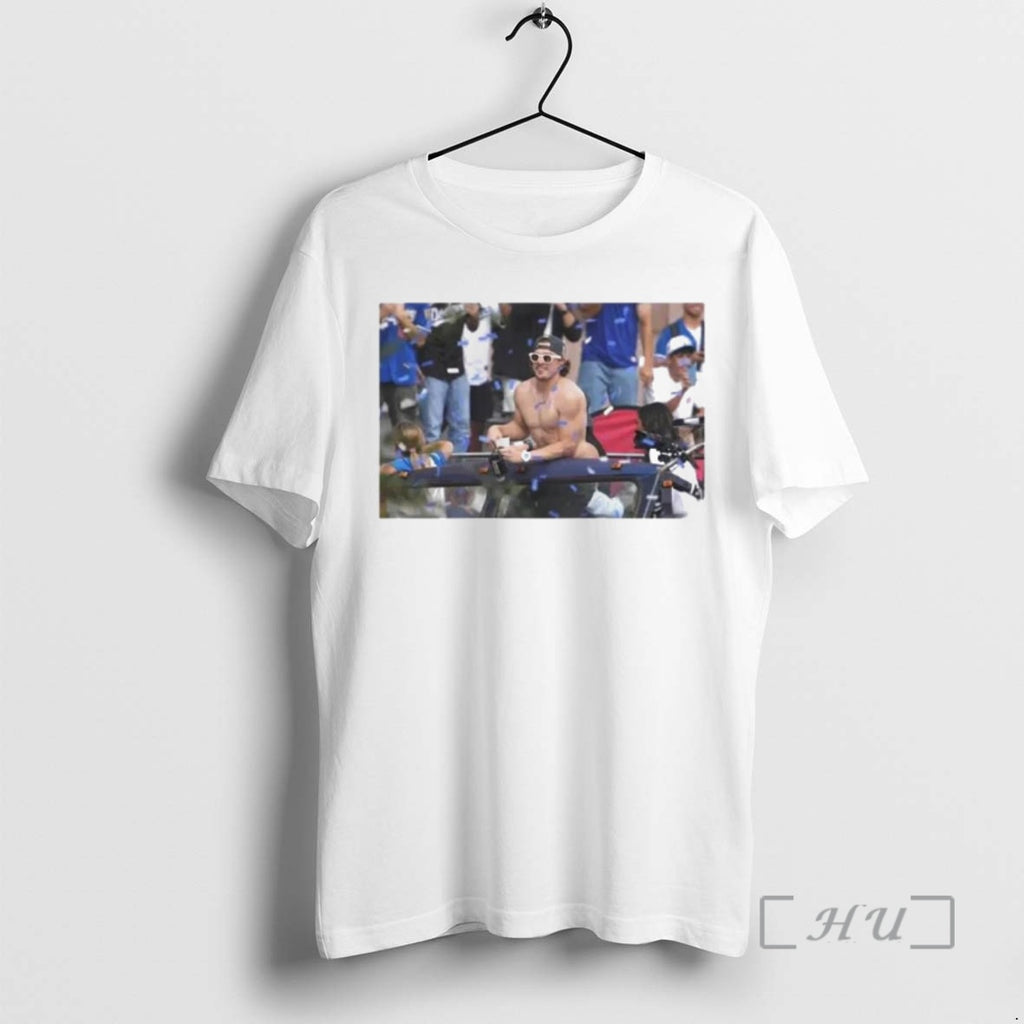 Officials Dodgers Kike Hernandez Bare Ass Hanging Out During The Parade Ornaments Shirt Hoodie Sweatshirt | PurePodTees.com