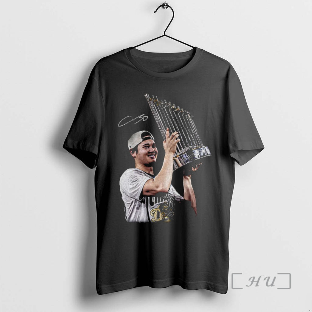 Officials Shohei Ohtani Holding Trophy Los Angeles Dodgers Mlb Baseball World Series 2025 Signature Premium Shirt Hoodie...