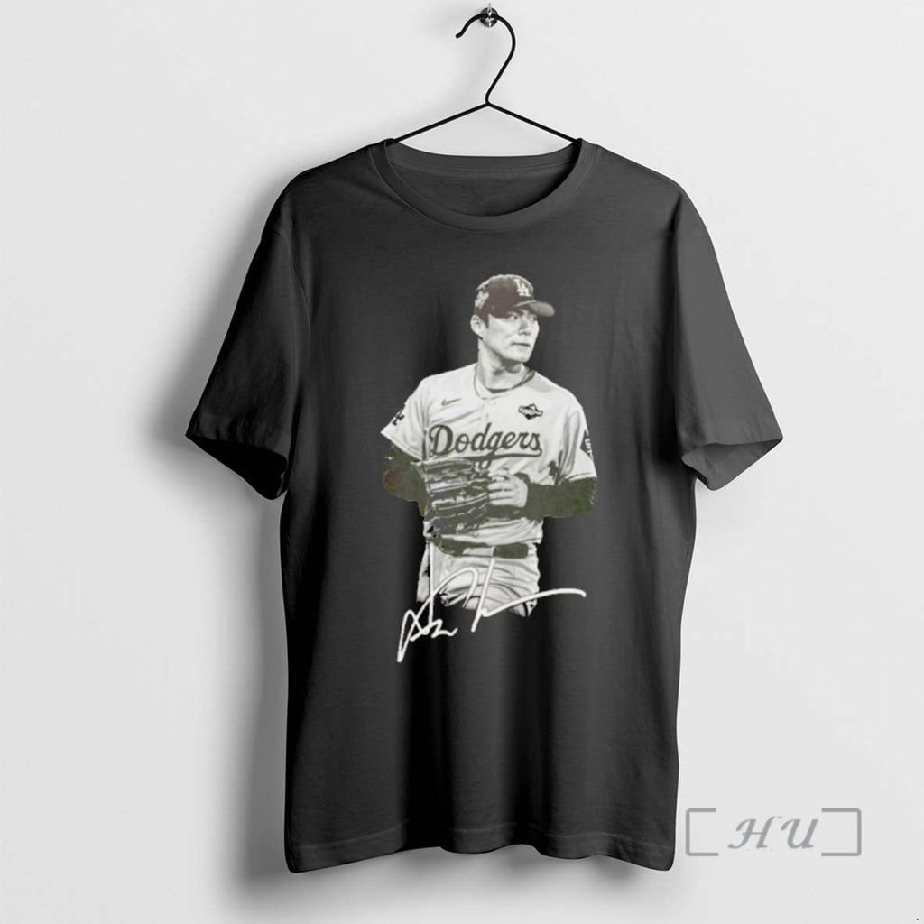 Officials Yoshinobu Yamamoto Los Angeles Dodgers Mlb World Series Champions 2025 Signature Vintage Premium Shirt Hoodie...