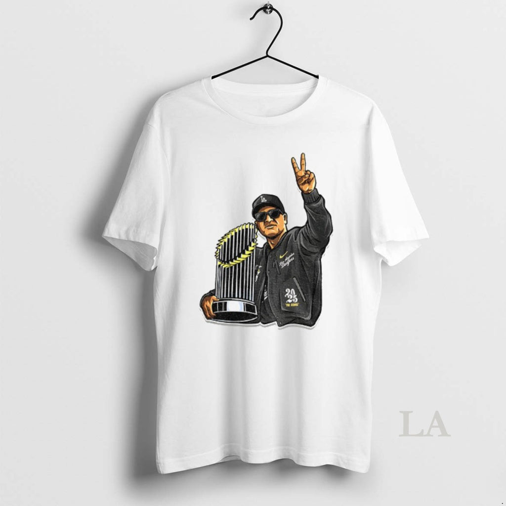 Original Dave Roberts Holding World Series Trophy Fingers Up Shirt Hoodie Sweatshirt | PurePodTees.com