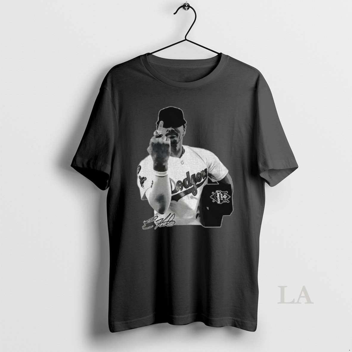 Original Kike Hernandez Middle Finger Ring Celebration Los Angeles Dodgers Mlb World Series Signature Shirt Hoodie Sweatshirt