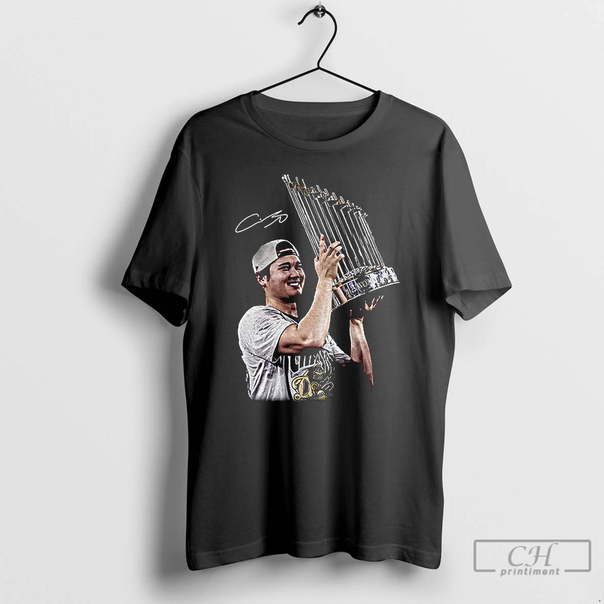 Premium Shohei Ohtani Holding Trophy Los Angeles Dodgers Mlb Baseball World Series 2025 Signature Shirt Hoodie Sweatshirt