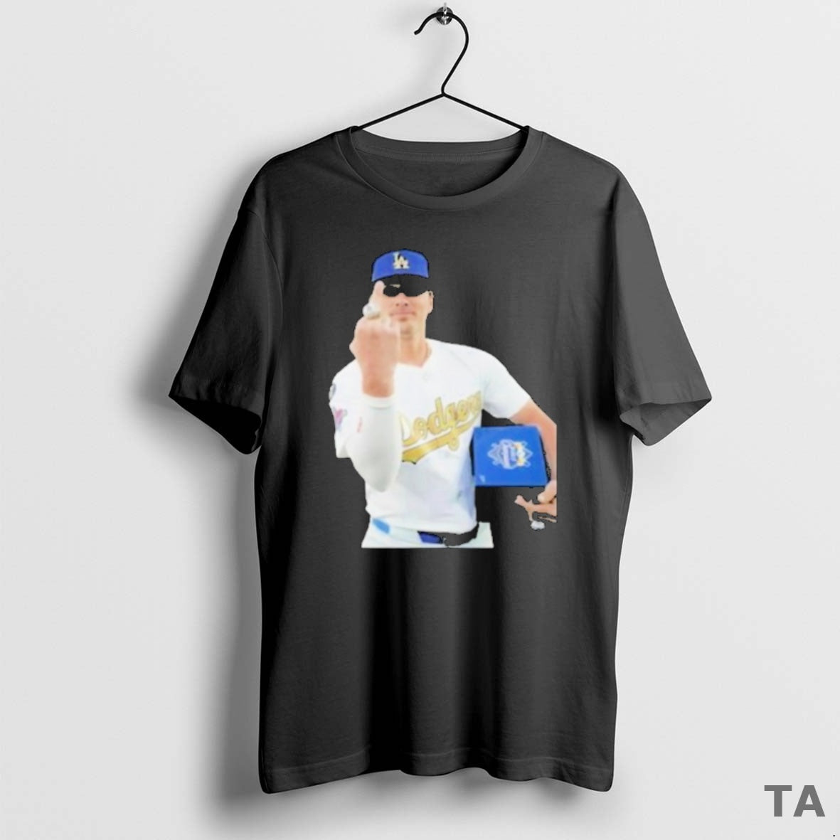Top Kike Hernandez Middle Finger Ring Los Angeles Dodgers 2025 World Series Champions Shirt Hoodie Sweatshirt
