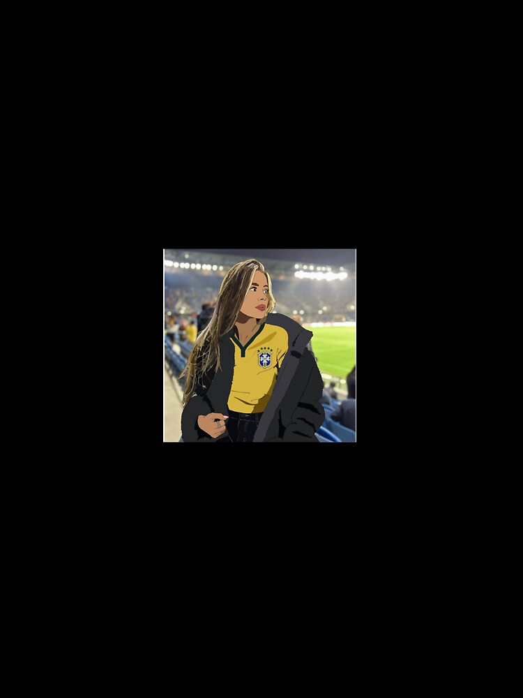 Carol Cabrino with Brazil jersey by Beautifutebol