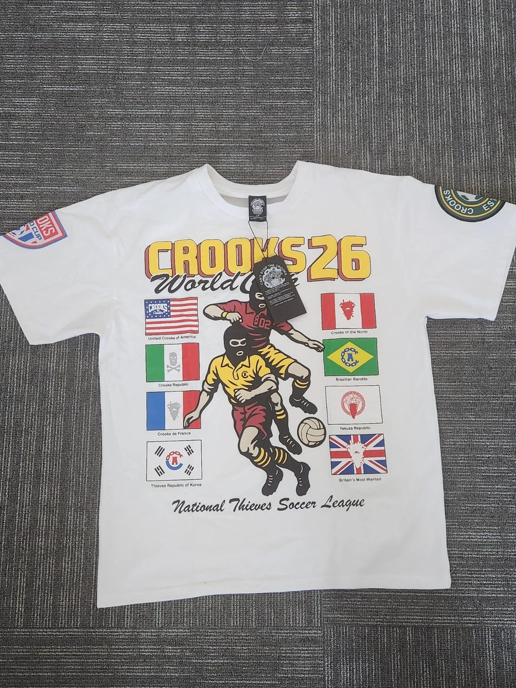 Crooks & Castles World Cup Soccer Graphic Men's Short Sleeve White T-Shirt S