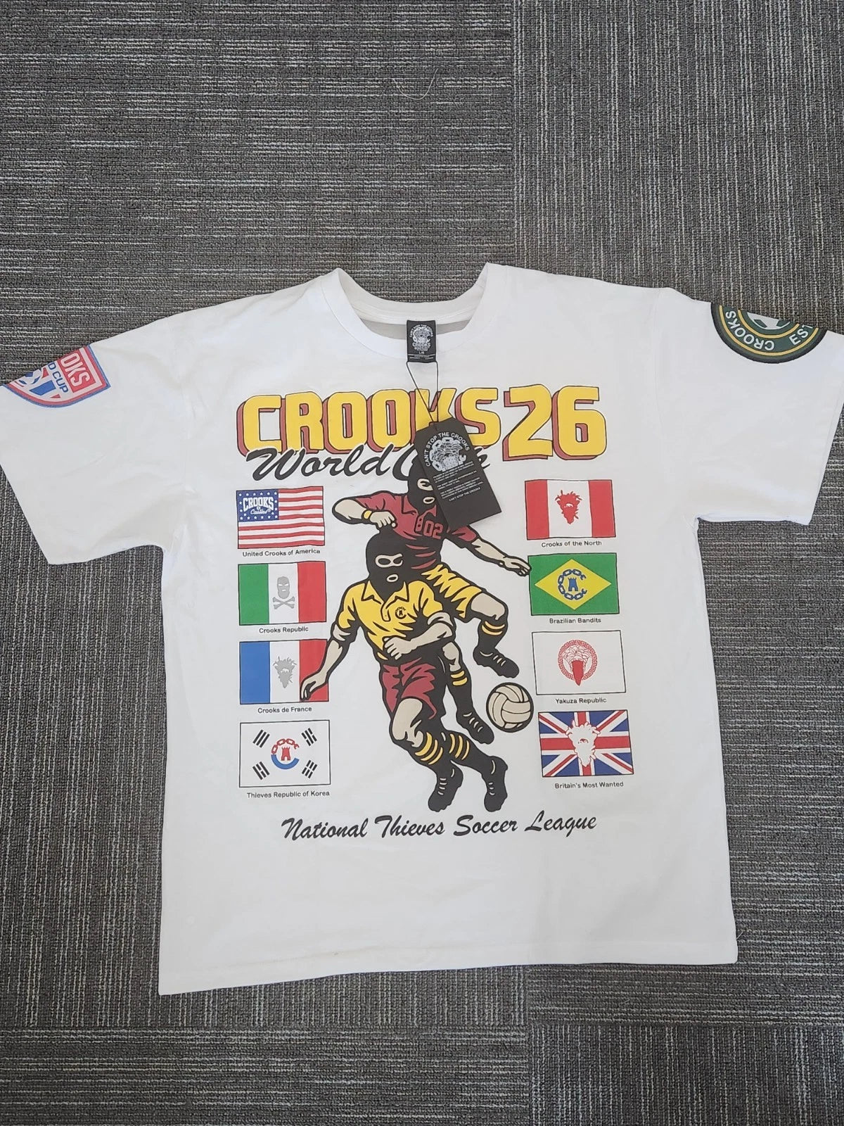 Crooks & Castles World Cup Soccer Graphic Men's Short Sleeve White T-Shirt S