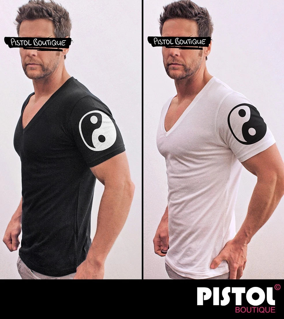 Pistol Boutique Herren Fitted T-Shirt Deep V-Neck YIN YANG Logo Print