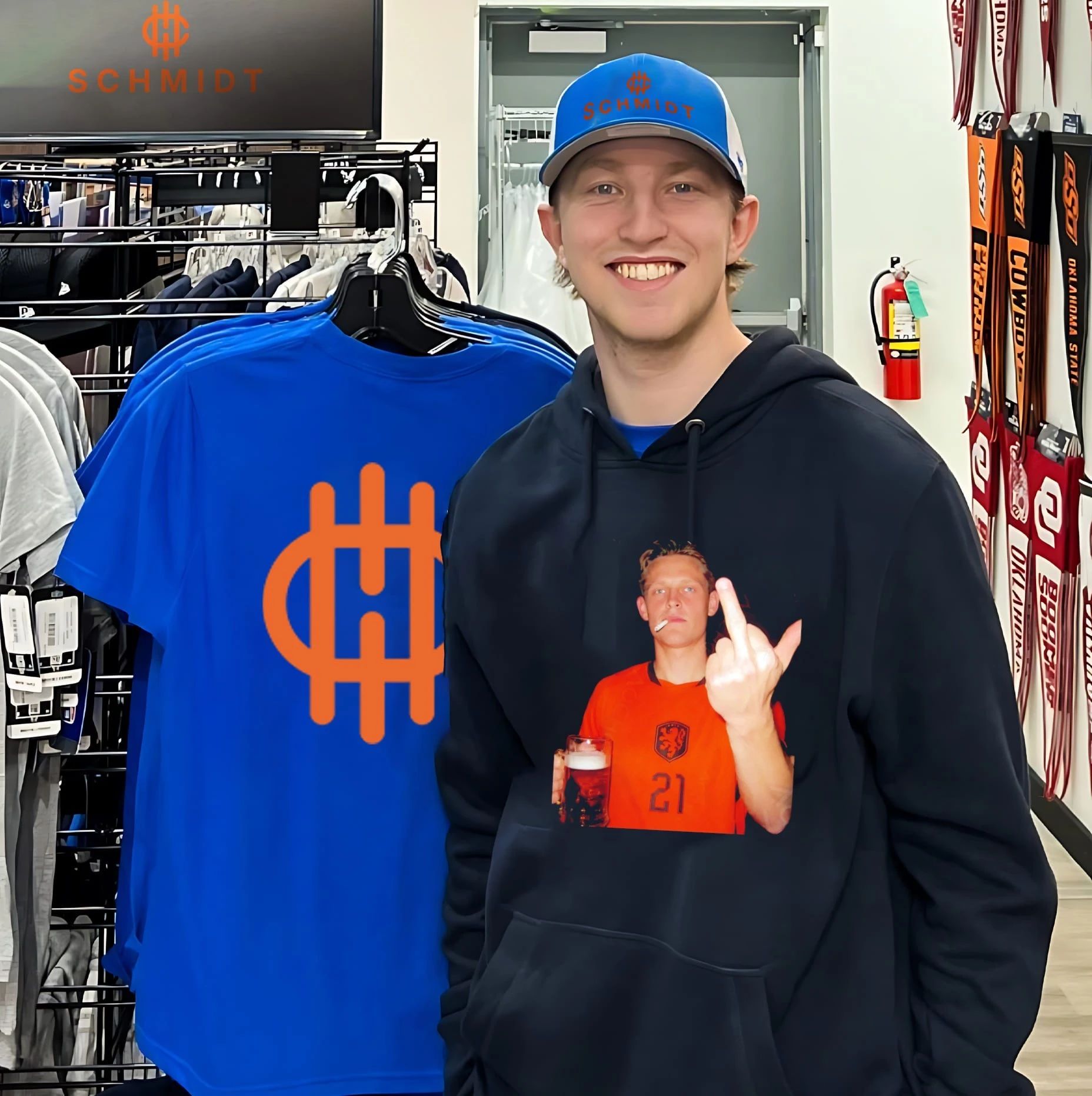 Frenkie de Jong Netherlands National Football Team Beer and Cigarette middle finger shirt