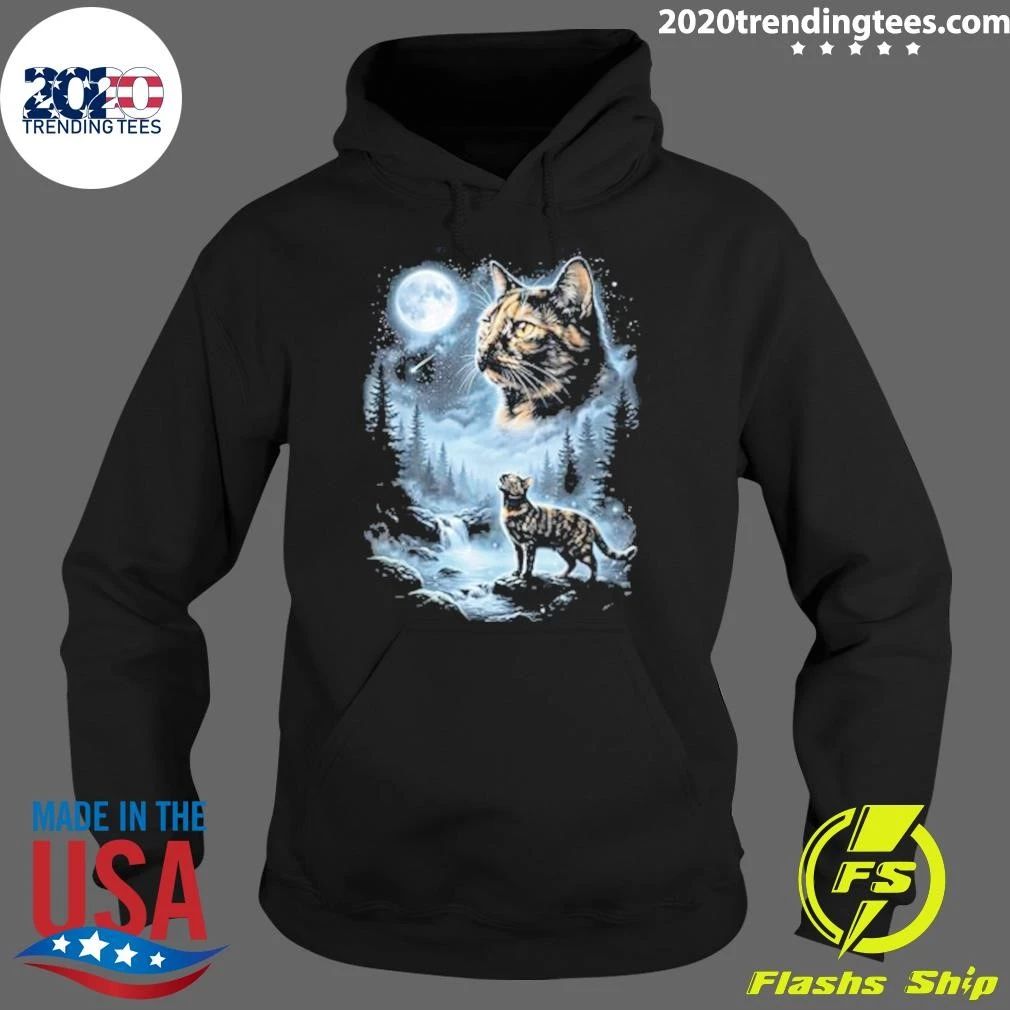 Tabby Cat Howling to the Moon Halloween Shirt