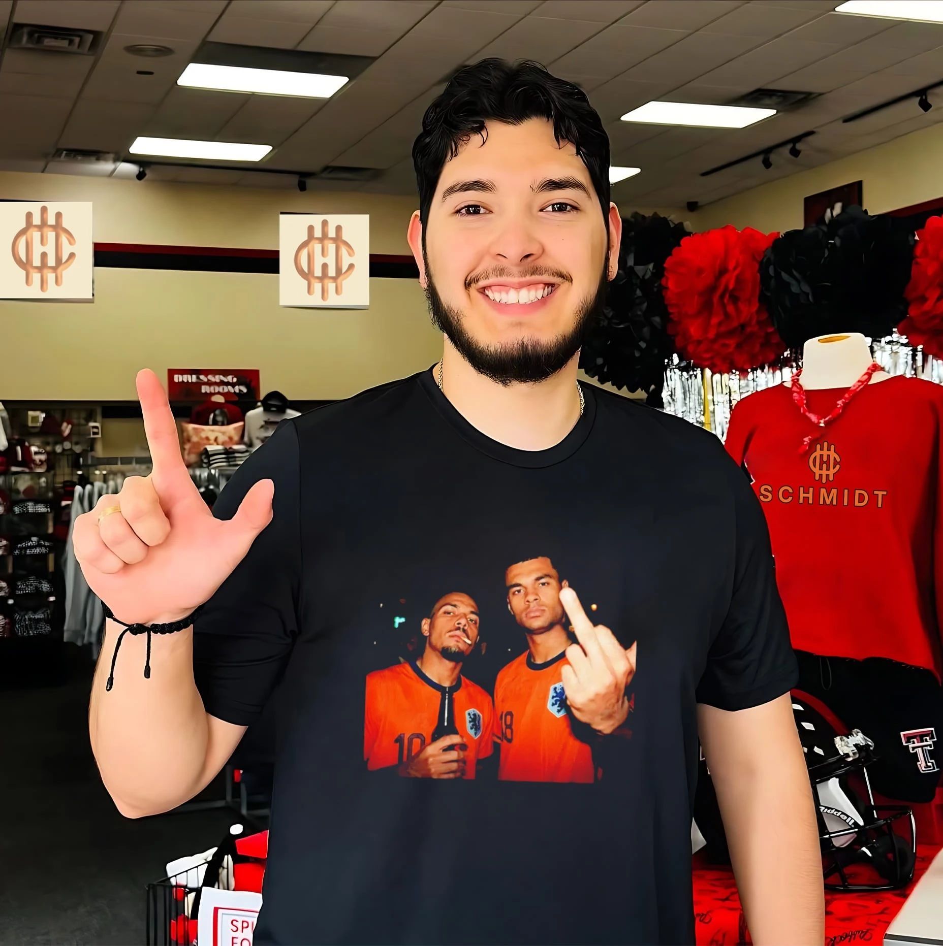Memphis Depay and Cody Gakpo Netherlands Fc middle finger shirt