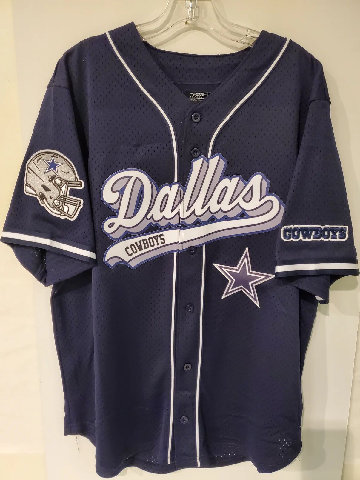 Dallas Cowboys Baseball-Style Jersey – Celebrating “America’s Team”