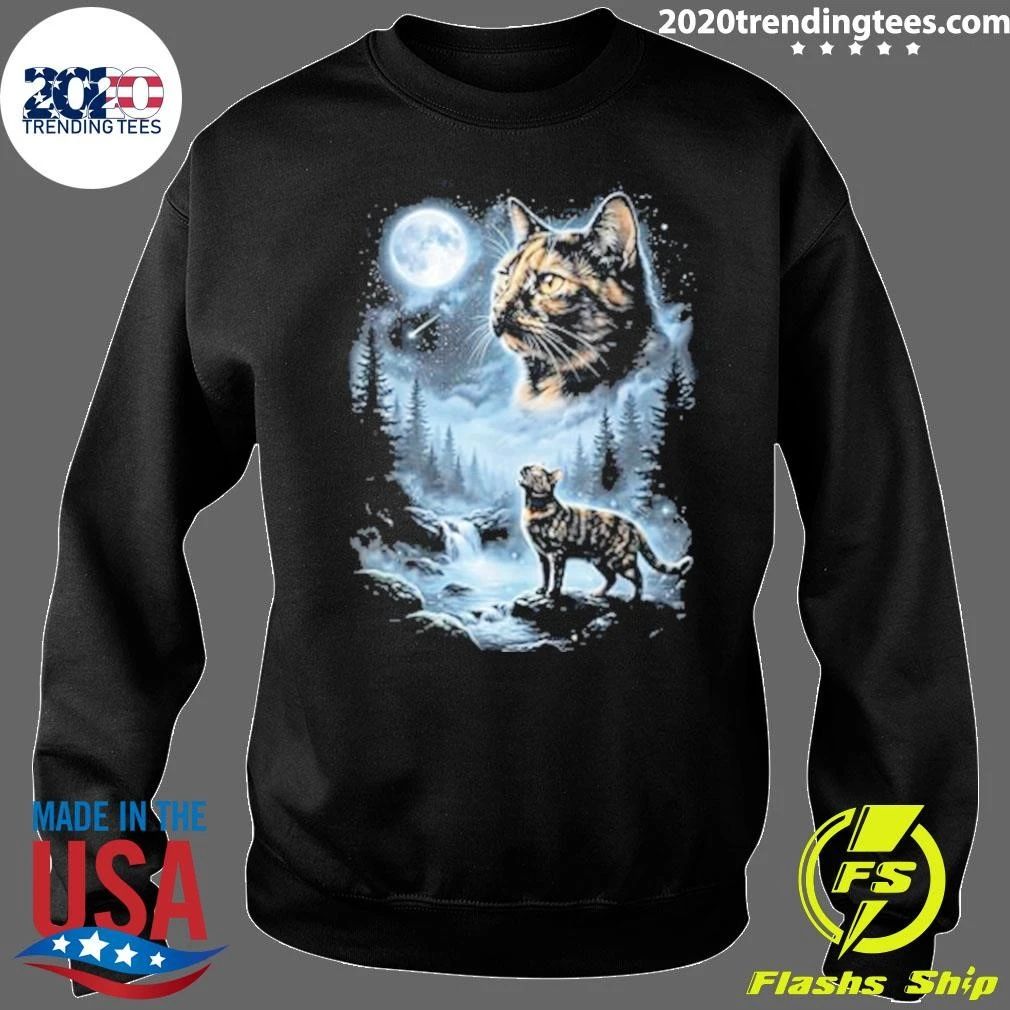 Tabby Cat Howling to the Moon Halloween Shirt